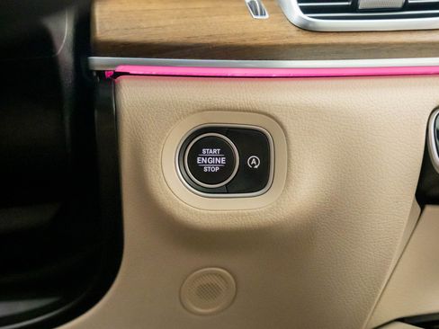 Certified 2024 Mercedes-Benz GLE 350 4MATIC w/ Winter Package image 22