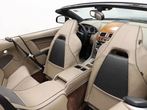 Used 2015 Aston Martin DB9 Volante Carbon Edition Convert image 74