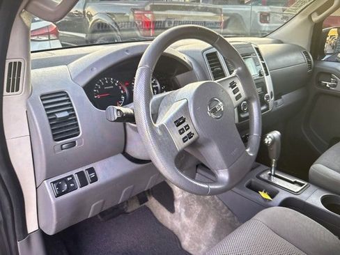 Used 2015 Nissan Frontier SV w/ SV Value Truck Package image 5