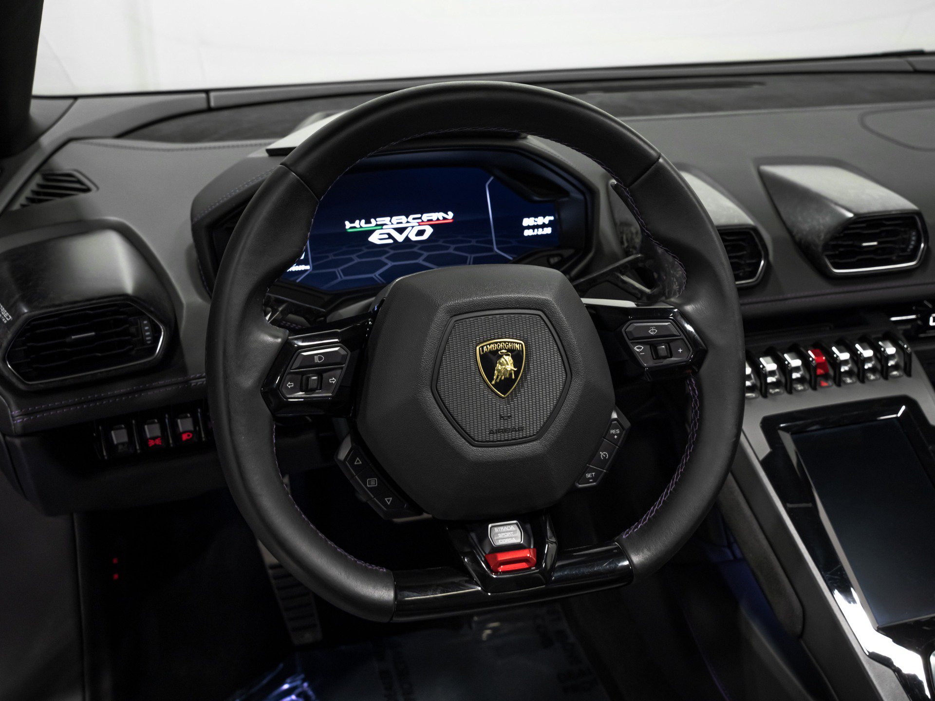 Used 2020 Lamborghini Huracan EVO AWD/4WD image 43