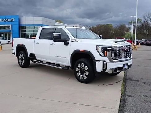 Used 2025 GMC Sierra 2500 Denali w/ Technology Package image 2