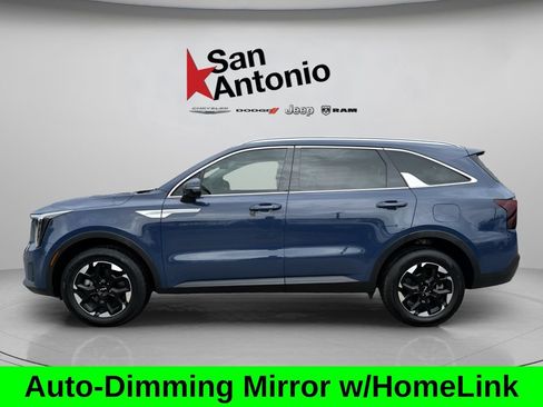 Used 2025 Kia Sorento S AWD/4WD image 9