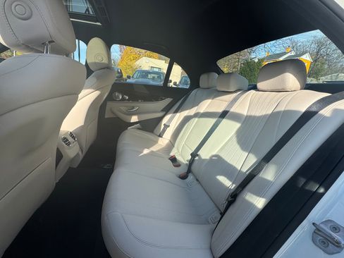 Used 2017 Mercedes-Benz E 300 4MATIC image 12