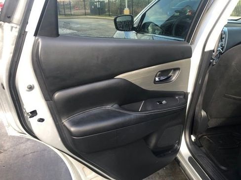 Used 2018 Nissan Murano SV image 23