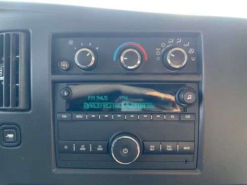 Used 2021 Chevrolet Express 2500 w/ Driver Convenience Package RWD image 16