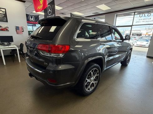 Used 2020 Jeep Grand Cherokee Overland AWD/4WD image 18