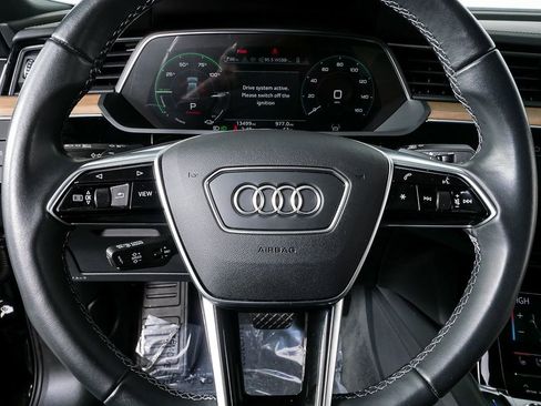 Certified 2024 Audi Q8 e-tron Prestige image 9