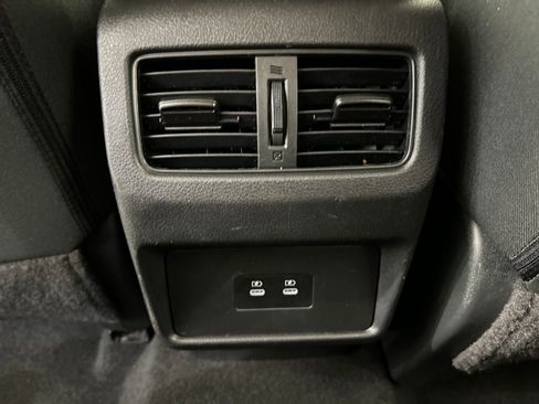 Used 2024 Nissan Rogue SV image 18