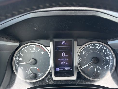 Used 2018 Toyota Tacoma SR5 image 7