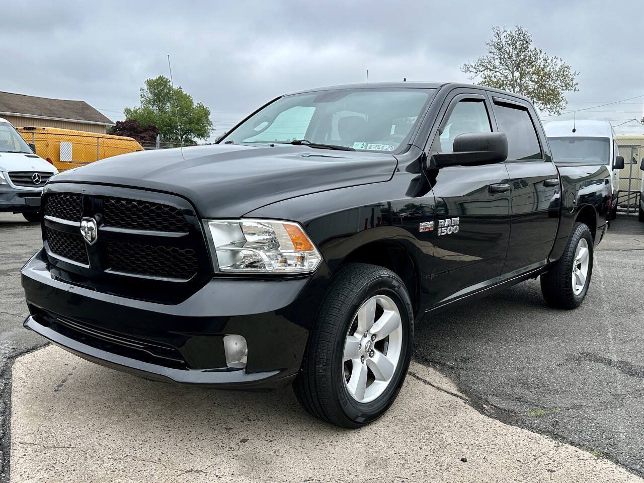 Used 2014 RAM 1500 Express AWD/4WD image 3