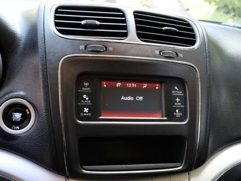 Used 2020 Dodge Journey SE w/ Blacktop Package FWD image 27