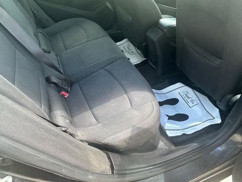 Used 2017 Chevrolet Cruze LT w/ Convenience Package FWD image 11