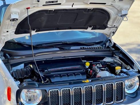 Used 2019 Jeep Renegade Latitude w/ UConnect 8.4 Nav Group image 46