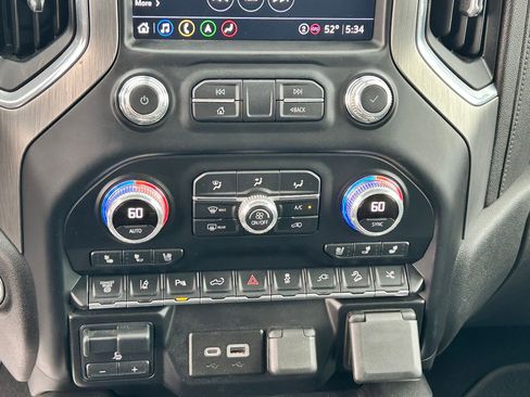 Used 2022 GMC Sierra 3500 Denali w/ Denali Ultimate Package image 21