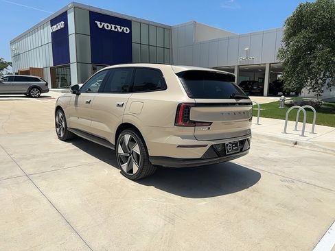Used 2025 Volvo EX90 Ultra AWD/4WD image 4