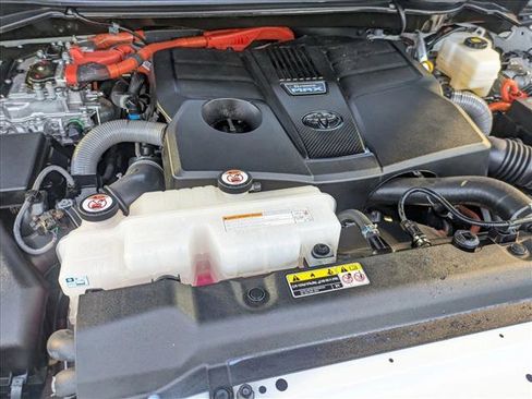 Used 2025 Toyota Sequoia Platinum image 23