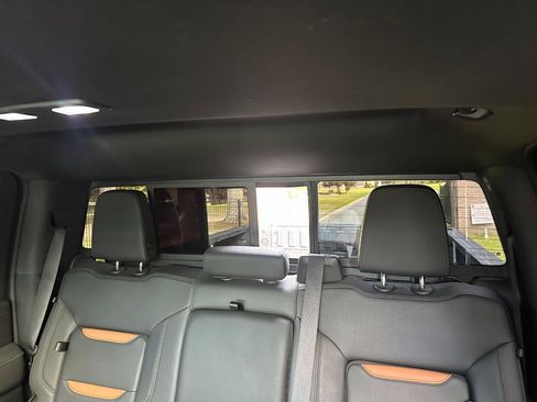 Used 2022 GMC Sierra 2500 AT4 w/ AT4 Preferred Package AWD/4WD image 18