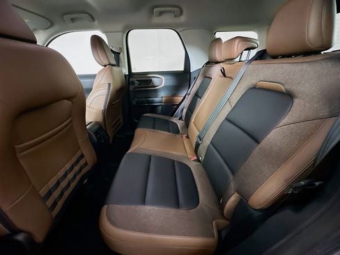 Used 2025 Ford Bronco Sport Outer Banks w/ Outer Banks Tech Package+ AWD/4WD image 27