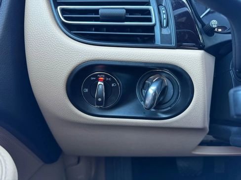 Used 2022 Porsche Macan Sport Edition w/ Premium Package Plus image 23