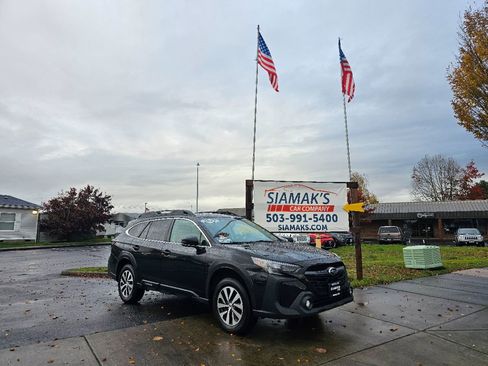 Used 2023 Subaru Outback Premium image 1