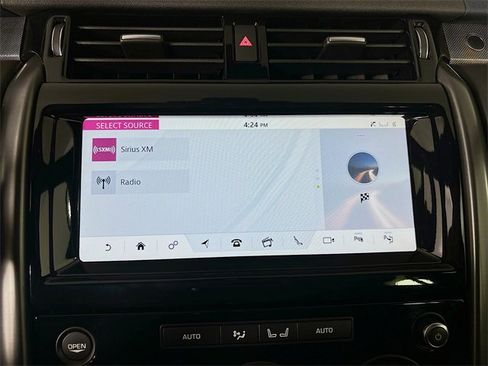 Used 2019 Land Rover Discovery HSE image 14