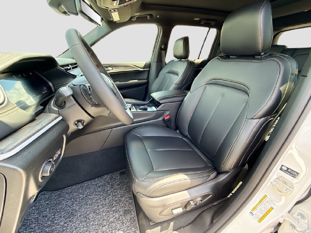 New 2026 Jeep Grand Cherokee Limited AWD/4WD image 16
