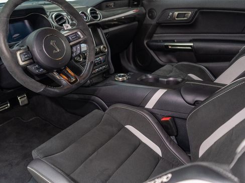 Used 2022 Ford Mustang Shelby GT500 w/ Carbon Fiber Track Pack image 76