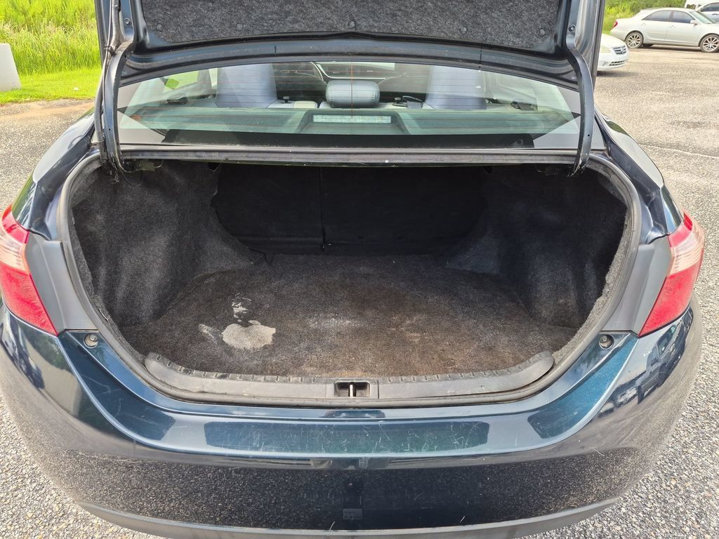 Used 2018 Toyota Corolla LE FWD image 28