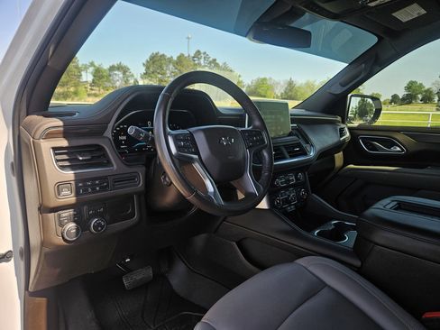 Used 2022 Chevrolet Tahoe Z71 w/ Luxury Package image 14