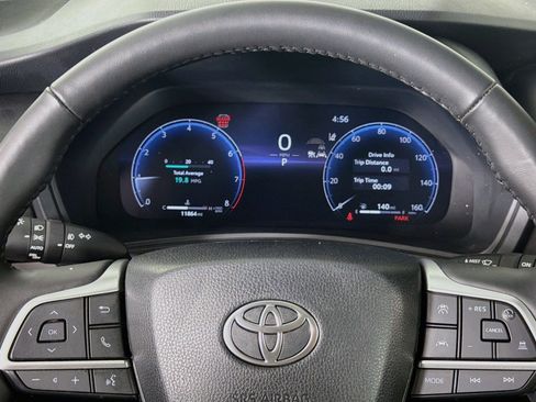 Used 2025 Toyota Grand Highlander AWD image 20