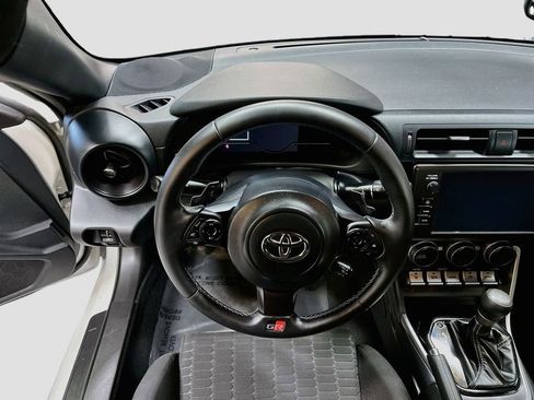 Used 2025 Toyota GR86 w/ ALL Weather Mat Package (TMS) RWD image 20