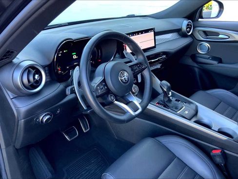 Used 2024 Alfa Romeo Tonale Veloce image 17