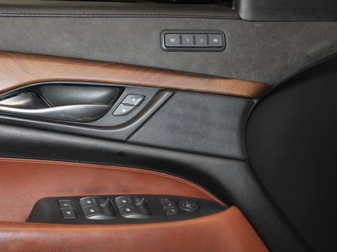 Used 2019 Cadillac Escalade Premium Luxury AWD/4WD image 24