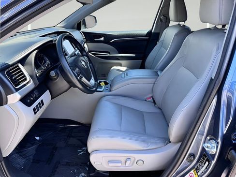 Used 2015 Toyota Highlander Limited Platinum AWD/4WD image 10