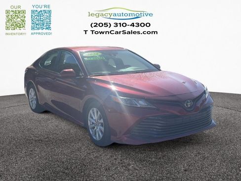 Used 2020 Toyota Camry LE image 2