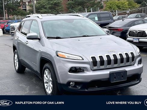 Used 2017 Jeep Cherokee Latitude w/ Safety/Convenience Group FWD image 1