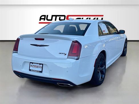 Used 2023 Chrysler 300 S w/ Comfort Group image 7