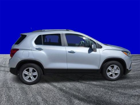 Used 2020 Chevrolet Trax LT w/ Driver Confidence Package image 3