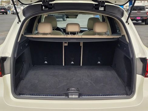 Used 2022 Mercedes-Benz GLC 300 4MATIC image 9