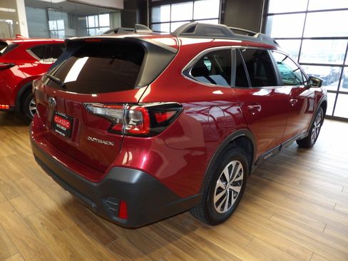 Used 2022 Subaru Outback Premium image 6