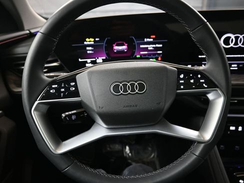 Certified 2025 Audi Q5 2.0T Premium Plus w/ Premium Plus image 24