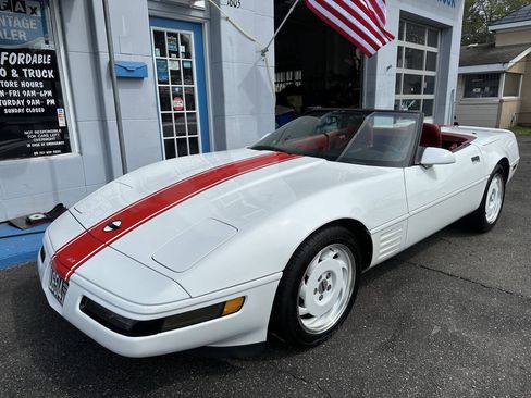 Used 1991 Chevrolet Corvette Convertible RWD image 3