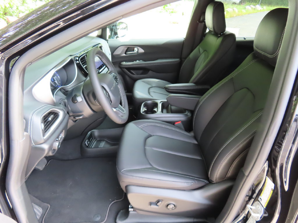 New 2027 Chrysler Pacifica Select FWD image 19