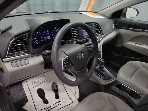 Used 2018 Hyundai Elantra SE w/ Cargo Package image 13