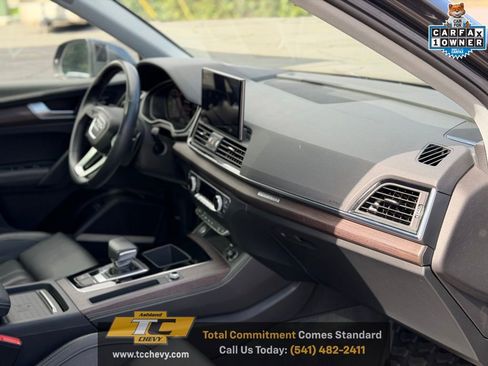 Used 2021 Audi Q5 e Prestige w/ Prestige Package image 16