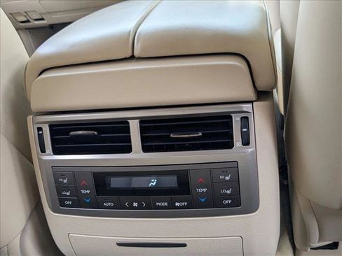 Used 2013 Lexus LX 570 4WD w/ Luxury Pkg image 19