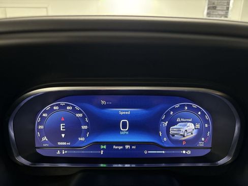 Used 2023 Chevrolet Tahoe Z71 w/ Luxury Package image 39