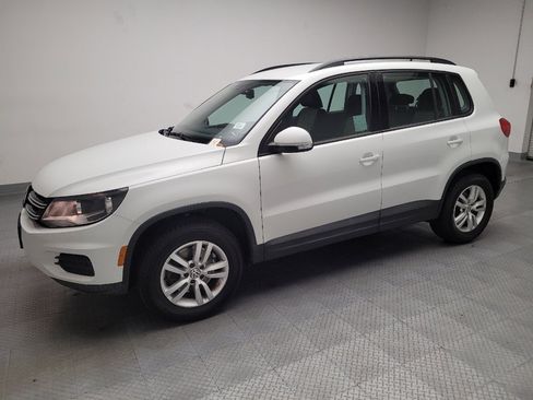 Used 2016 Volkswagen Tiguan S image 2
