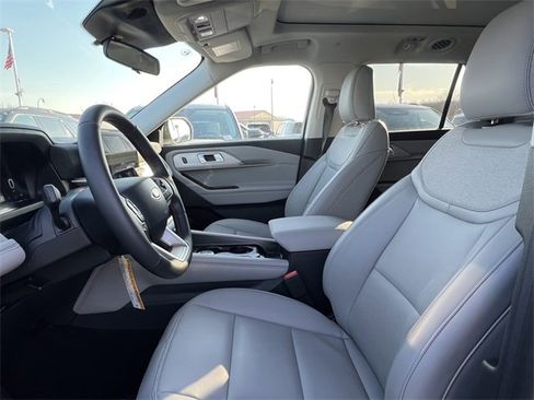 New 2026 Ford Explorer Active w/ Active Comfort Package image 12