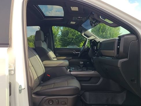 Used 2023 Chevrolet Silverado 1500 ZR2 w/ Technology Package AWD/4WD image 28